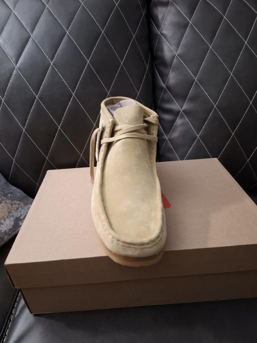 Clarks Men's Chukka Boot in Sand Suede